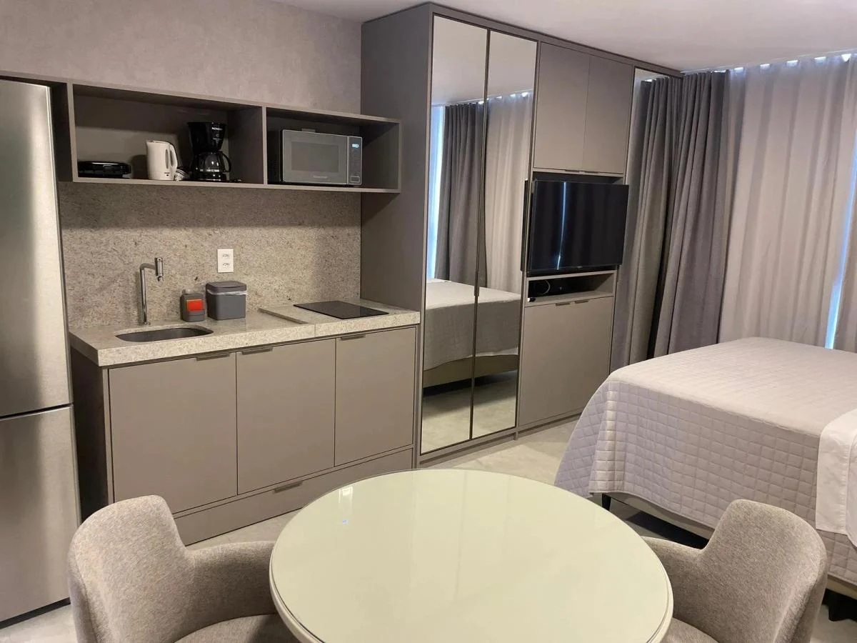 Studio mobiliado com belíssima vista pro mar, com 1 dormitório, 26 m², Vitória, Salvador
